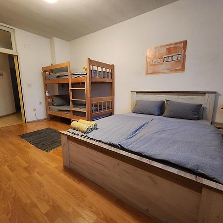 City Park Apartments Пристина Екстериор снимка