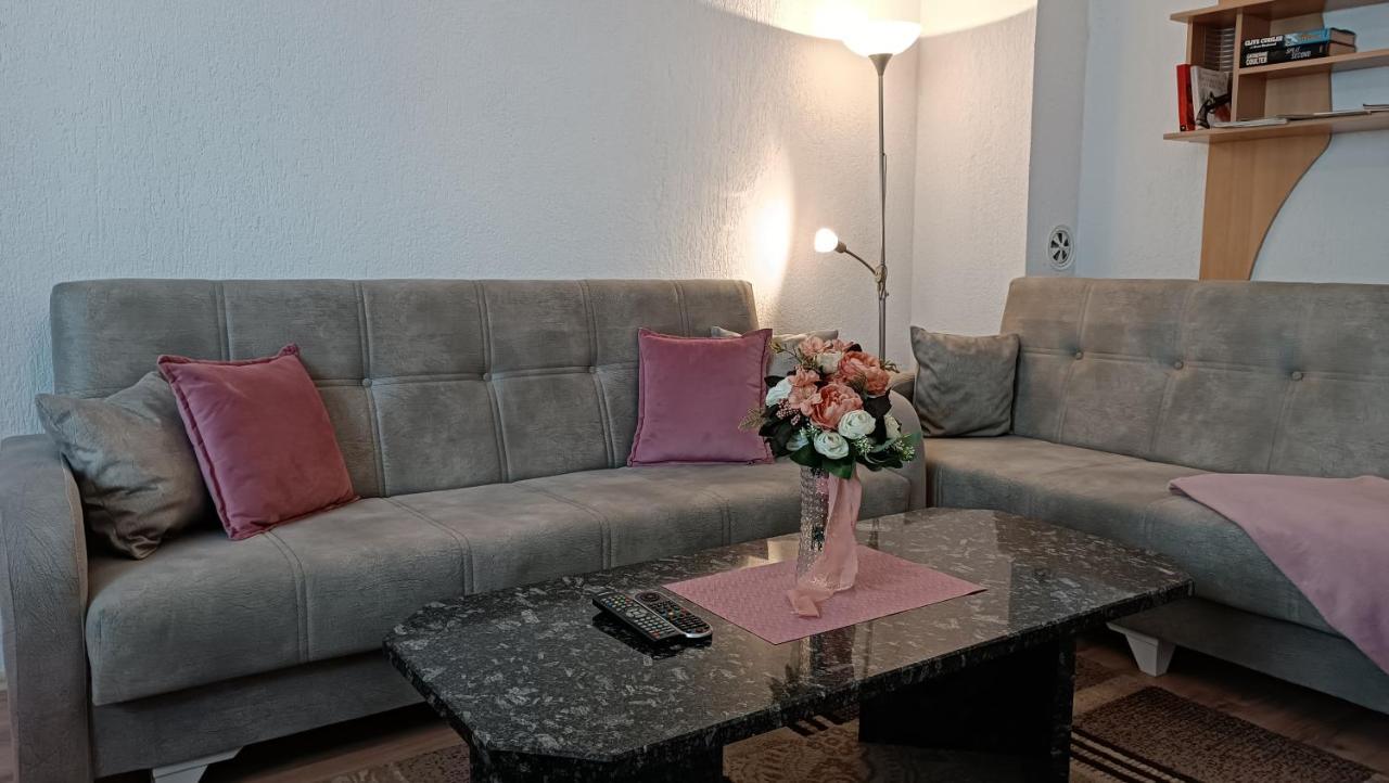City Park Apartments Пристина Екстериор снимка
