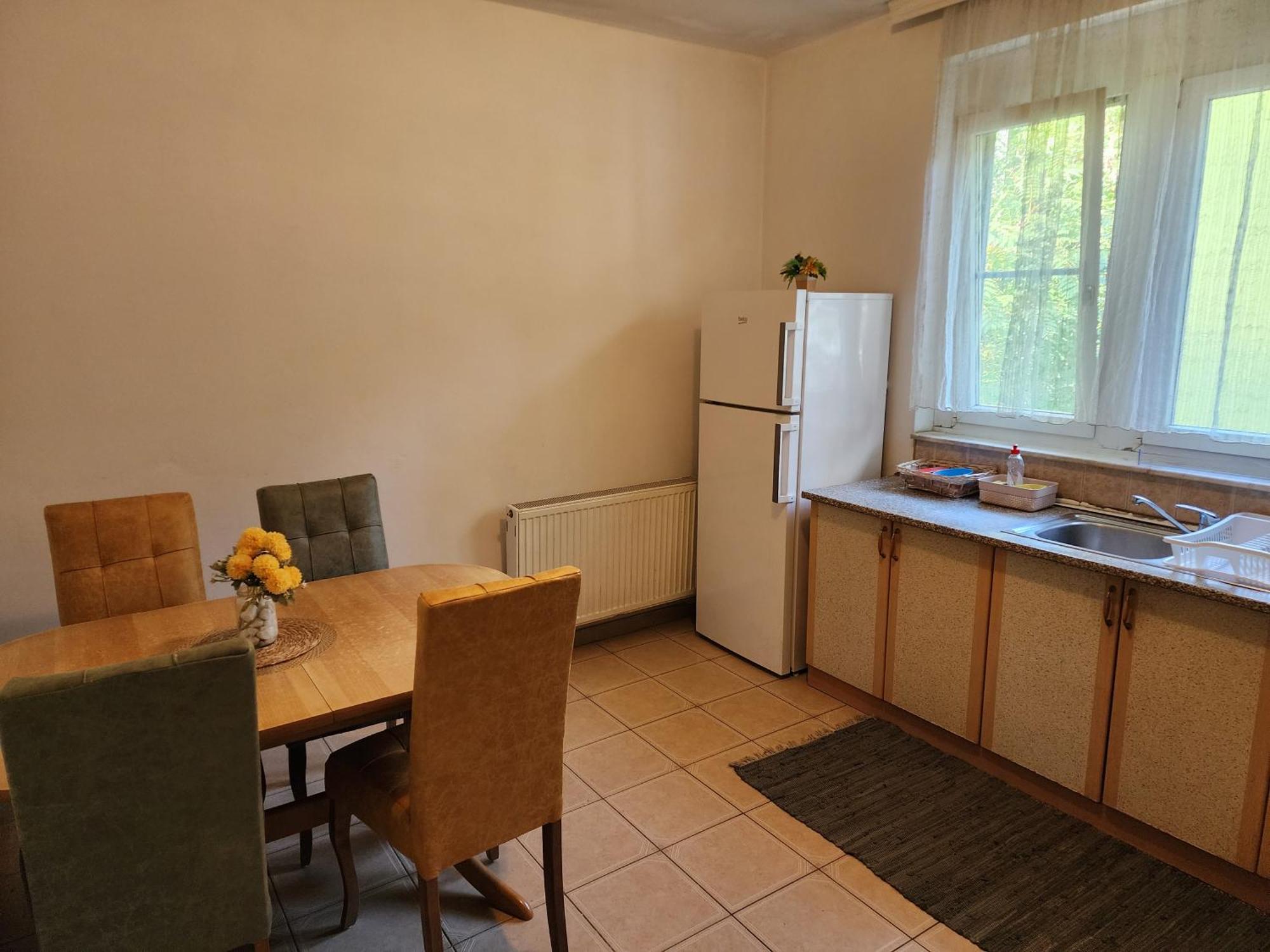 City Park Apartments Пристина Екстериор снимка